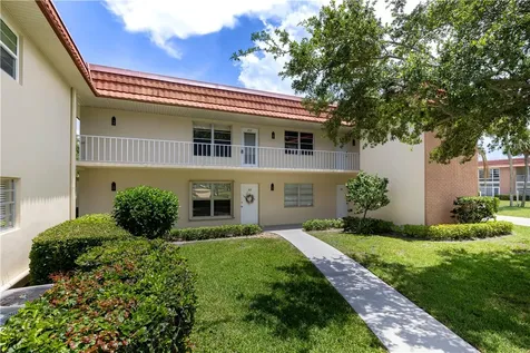 75 Royal Oak Court Vero Beach FL 32962