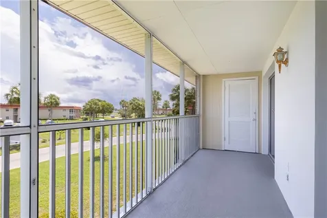 75 Royal Oak Court Vero Beach FL 32962