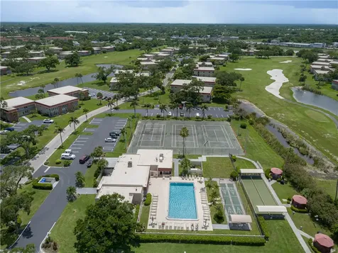 75 Royal Oak Court Vero Beach FL 32962