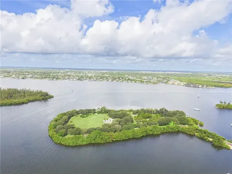 75 Royal Oak Court Vero Beach FL 32962