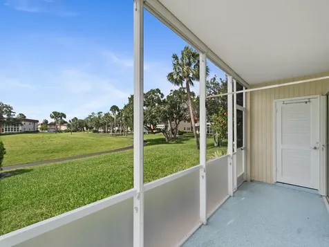 105 Spring Lake Court Vero Beach FL 32962