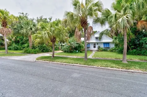 1927 21st Avenue Vero Beach FL 32960
