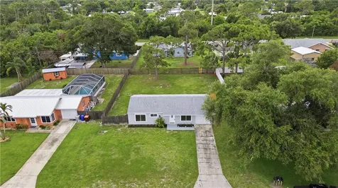 1091 24th Place SW Vero Beach FL 32962