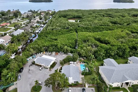 830 Lake Orchid Circle Vero Beach FL 32962