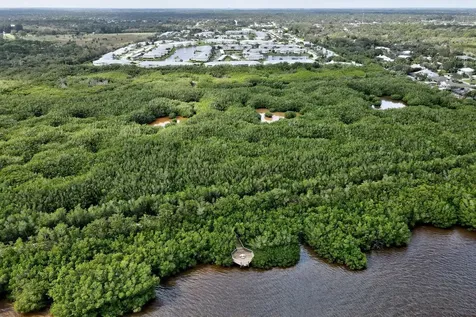 830 Lake Orchid Circle Vero Beach FL 32962