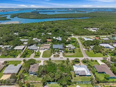 2310 Atlantic Beach Boulevard Hutchinson Island FL 34949