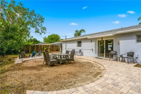 250 20th Avenue SW Vero Beach FL 32962