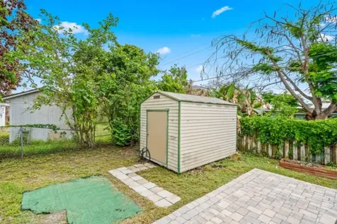 250 20th Avenue SW Vero Beach FL 32962