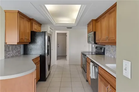 8 Forest Park Drive Vero Beach FL 32962