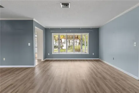 8 Forest Park Drive Vero Beach FL 32962