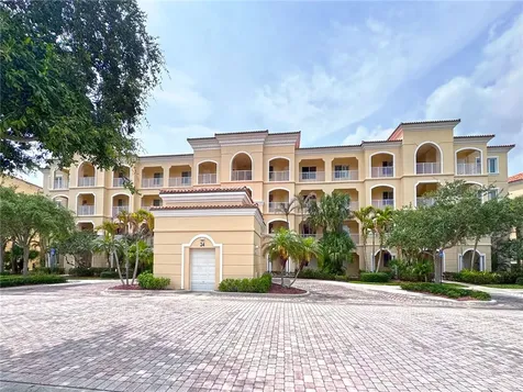 24 Harbour Isle Drive W Fort Pierce FL 34949