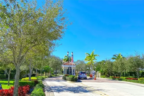 24 Harbour Isle Drive W Fort Pierce FL 34949