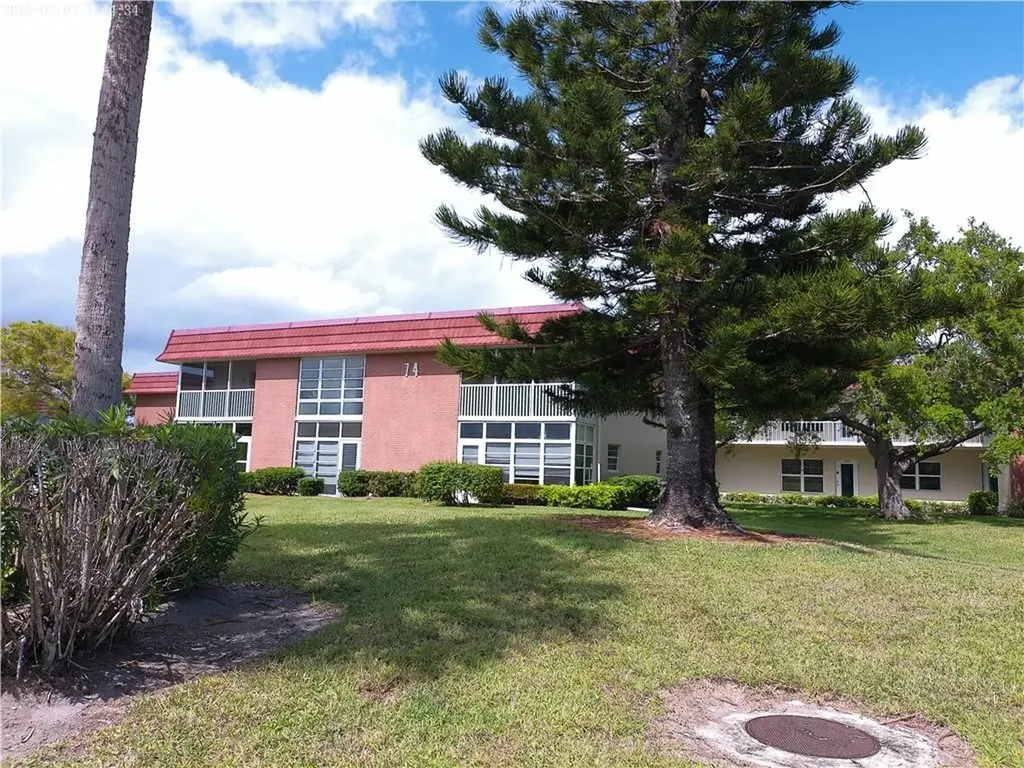 74 Royal Oak Court Vero Beach FL 32962