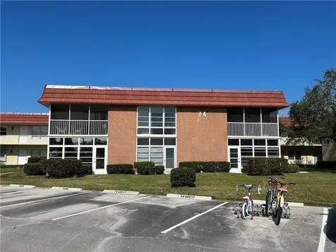 74 Royal Oak Court Vero Beach FL 32962