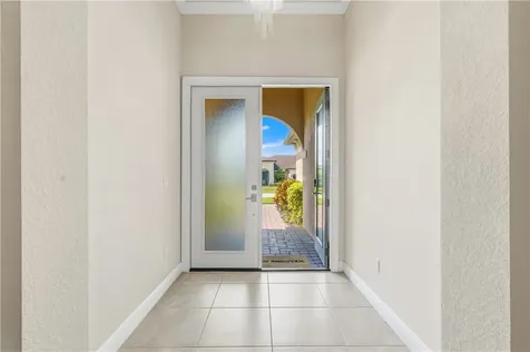 6379 Arcadia Square Vero Beach FL 32966