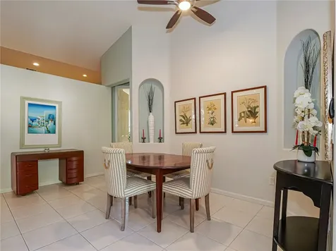 978 Island Club Square Vero Beach FL 32963