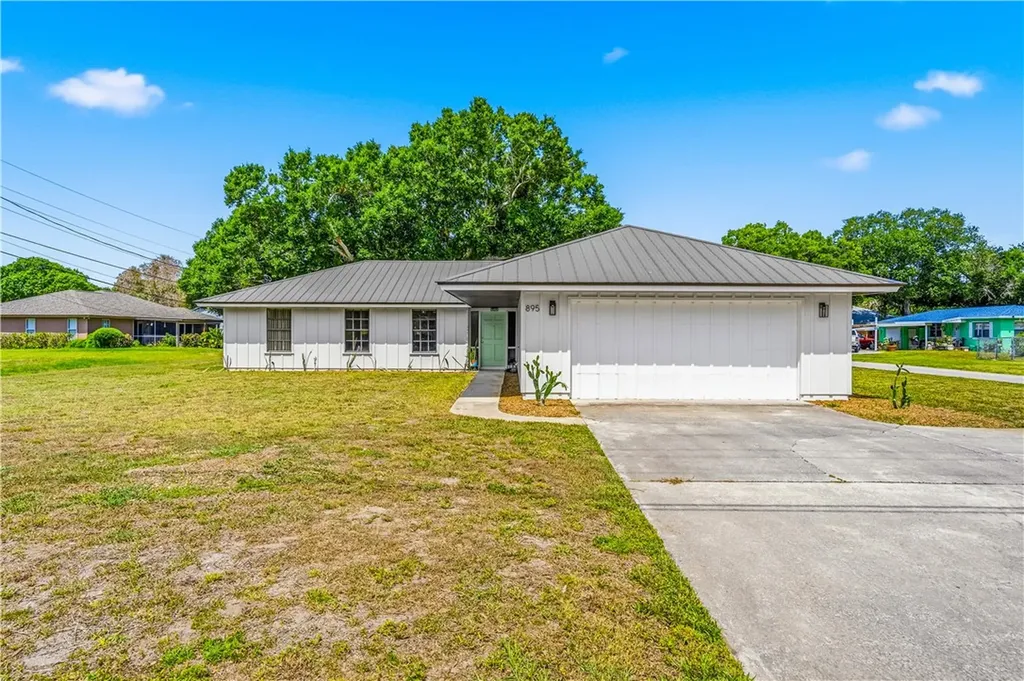 895 20th Avenue Vero Beach FL 32960