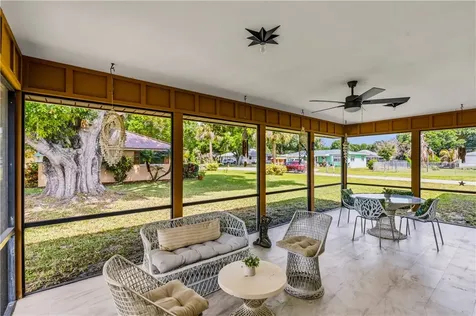 895 20th Avenue Vero Beach FL 32960
