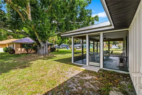 895 20th Avenue Vero Beach FL 32960