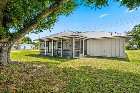 895 20th Avenue Vero Beach FL 32960