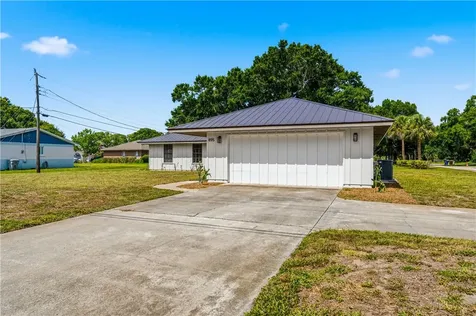895 20th Avenue Vero Beach FL 32960