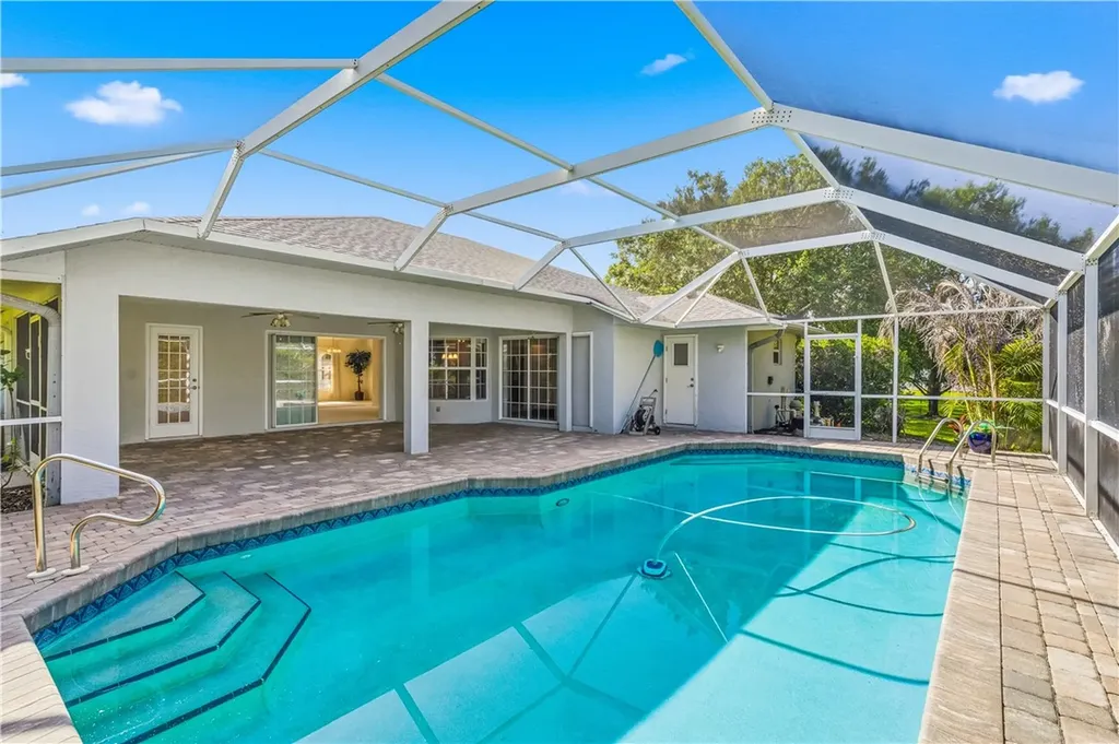 445 45th Avenue Vero Beach FL 32968