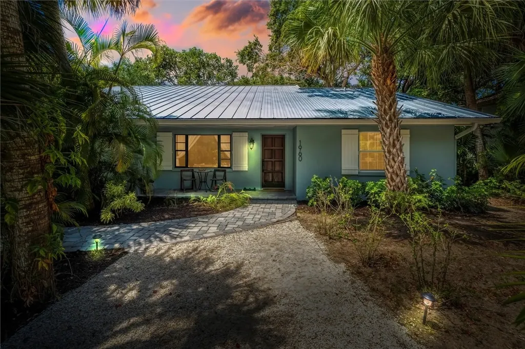 1960 W Pebble Path Vero Beach FL 32963