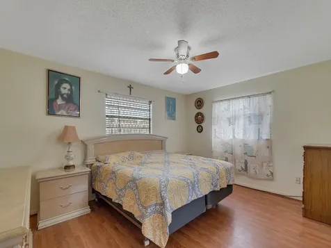418 Maple Street Sebastian FL 32958