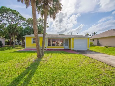 418 Maple Street Sebastian FL 32958