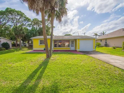 418 Maple Street Sebastian FL 32958