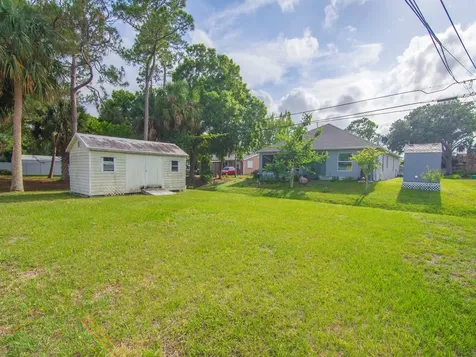 418 Maple Street Sebastian FL 32958