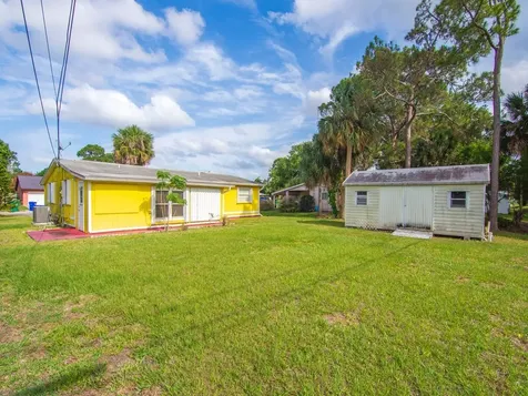 418 Maple Street Sebastian FL 32958