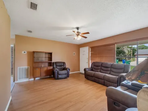 418 Maple Street Sebastian FL 32958