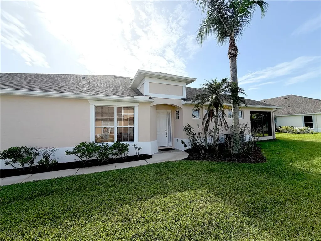 434 N Tangerine Square SW Vero Beach FL 32968