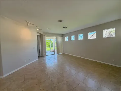 434 N Tangerine Square SW Vero Beach FL 32968