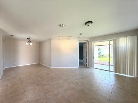 434 N Tangerine Square SW Vero Beach FL 32968