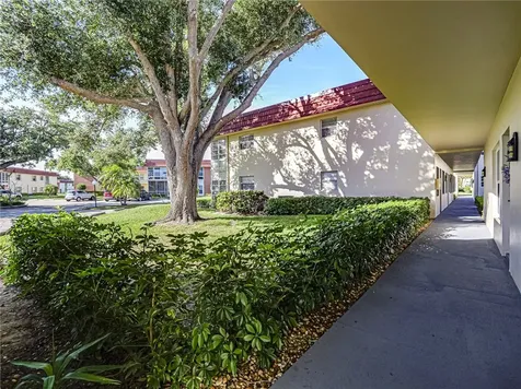 21 Pine Arbor Lane Vero Beach FL 32962