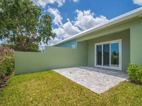 1805 Bridgepointe Circle Vero Beach FL 32967