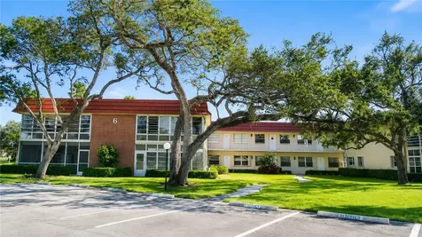 6 Vista Palm Lane Vero Beach FL 32962