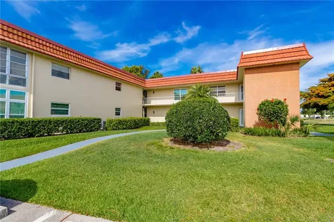 16 Vista Palm Lane Vero Beach FL 32962
