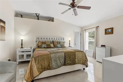 1013 E 13th Square Vero Beach FL 32960
