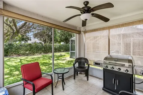 1013 E 13th Square Vero Beach FL 32960