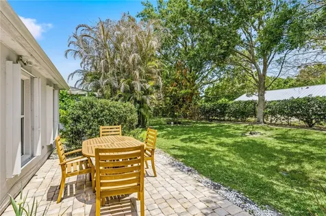 1013 E 13th Square Vero Beach FL 32960