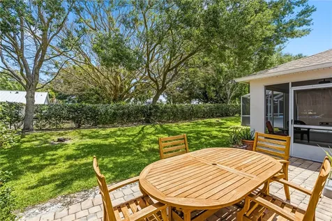 1013 E 13th Square Vero Beach FL 32960