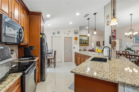1013 E 13th Square Vero Beach FL 32960