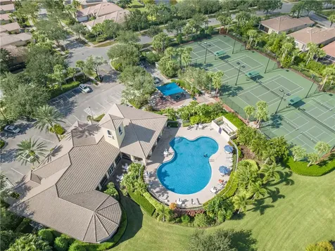 5009 Corsica Square Vero Beach FL 32967