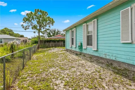 1110 13th Avenue SW Vero Beach FL 32962