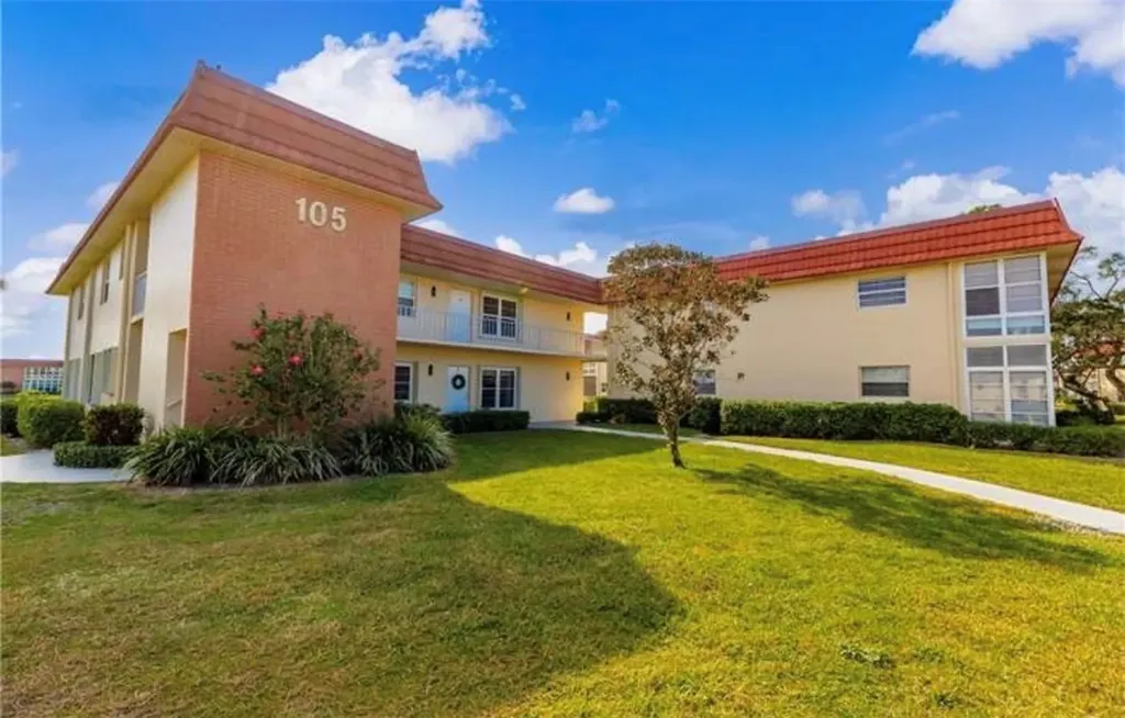 105 Spring Lake Court Vero Beach FL 32962