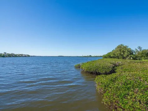 300 Harbour Drive Vero Beach FL 32963