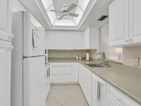300 Harbour Drive Vero Beach FL 32963